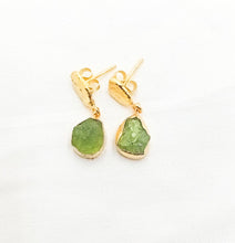 Load image into Gallery viewer, RAW PERIDOT GOLD DROPS