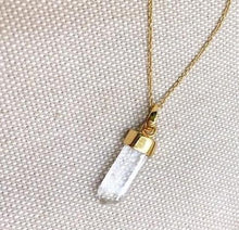 Load image into Gallery viewer, CLEAR POINT NECKLACE